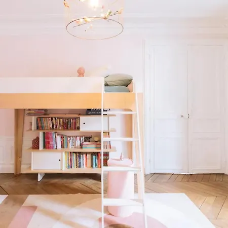 Apartment Charming 3bd Apart In The Heart Of Paris