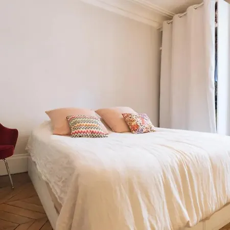 Charming 3bd Apart In The Heart Of Apartment Paris