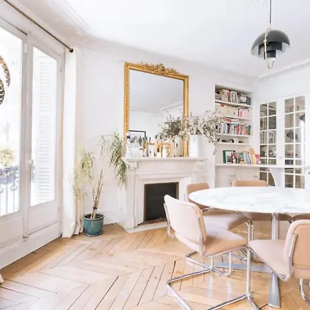 Charming 3bd Apart In The Heart Of *