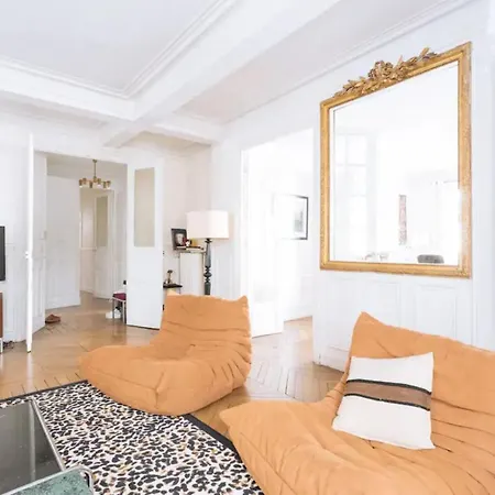Apartment Charming 3bd Apart In The Heart Of Paris
