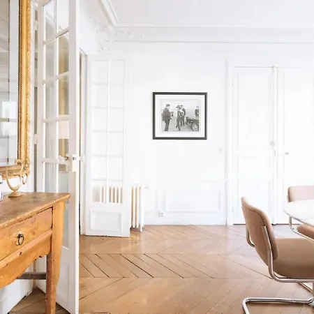 Charming 3bd Apart In The Heart Of