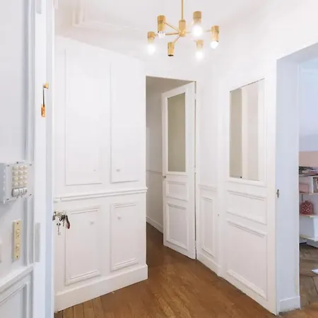 Charming 3bd Apart In The Heart Of Apartment Paris