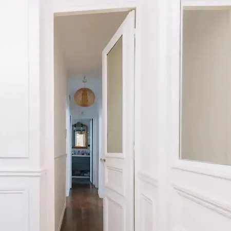 Apartment Charming 3bd Apart In The Heart Of Paris