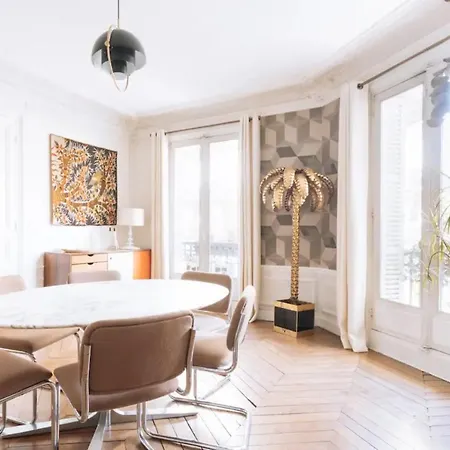 Charming 3bd Apart In The Heart Of
