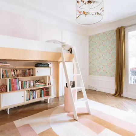 Charming 3bd Apart In The Heart Of Apartment Paris