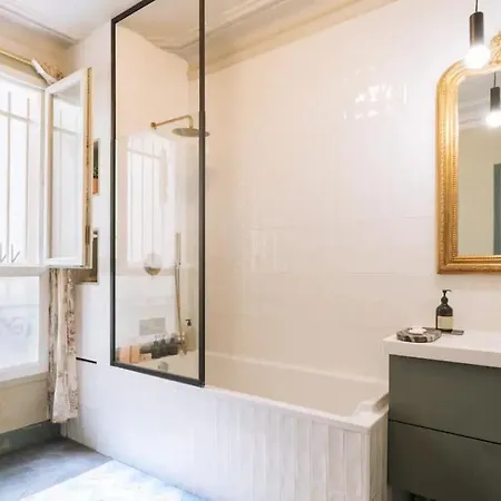 Apartment Charming 3bd Apart In The Heart Of