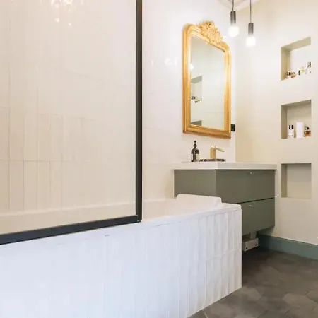 Charming 3bd Apart In The Heart Of *